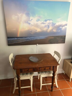 Dining - Spacious Apartment Balmoral Beach Retreat | 100m to Sand & Cafés (Mosman)