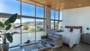 شقة إستديو سوبيريور | مكتب وتجهيزات عازلة للصوت ومكواة/لوح كي وواي فاي مجانًا