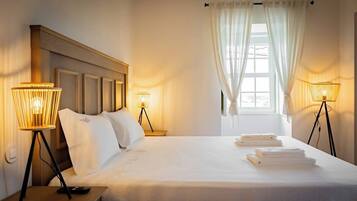 5 chambres, bureau, fer et planche Ă repasser, lit parapluie