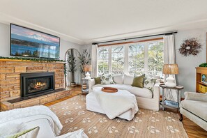 Smart-TV, Kamin, Arbeitsbereiche