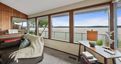 200' Waterfront classic home ~ Private Raft Island