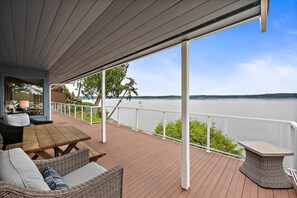 Terrace/patio - 200' Waterfront classic home ~ AC on a Private Raft Island (Gig HArbor)