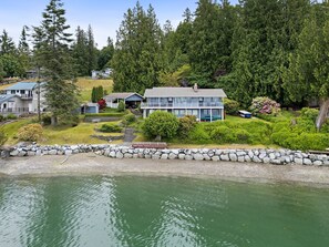 Exterior - 200' Waterfront classic home ~ AC on a Private Raft Island (Gig HArbor)
