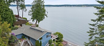 200' Waterfront classic home ~ AC on a Private Raft Island