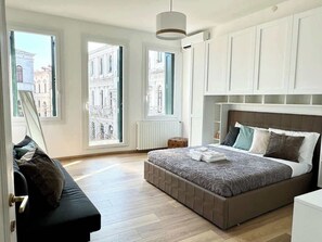 Bügeleisen/Bügelbrett, kostenloses WLAN, Bettwäsche