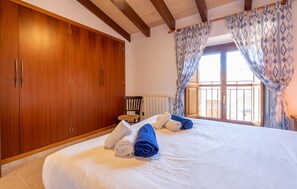 سرير سفر وواي فاي مجانًا