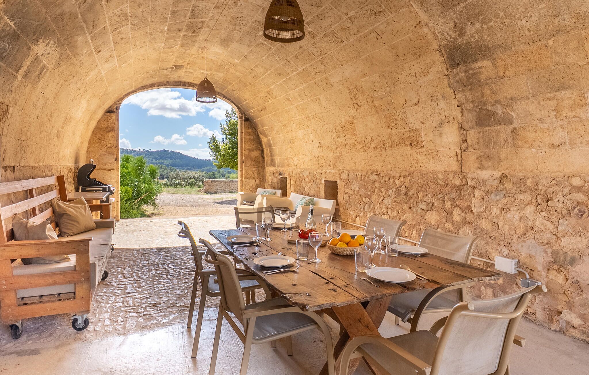 تناول الطعام بالخارج