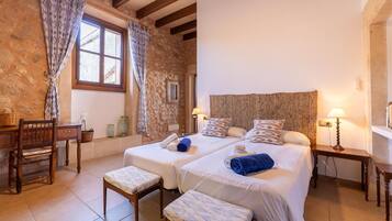 سرير سفر وواي فاي مجانًا