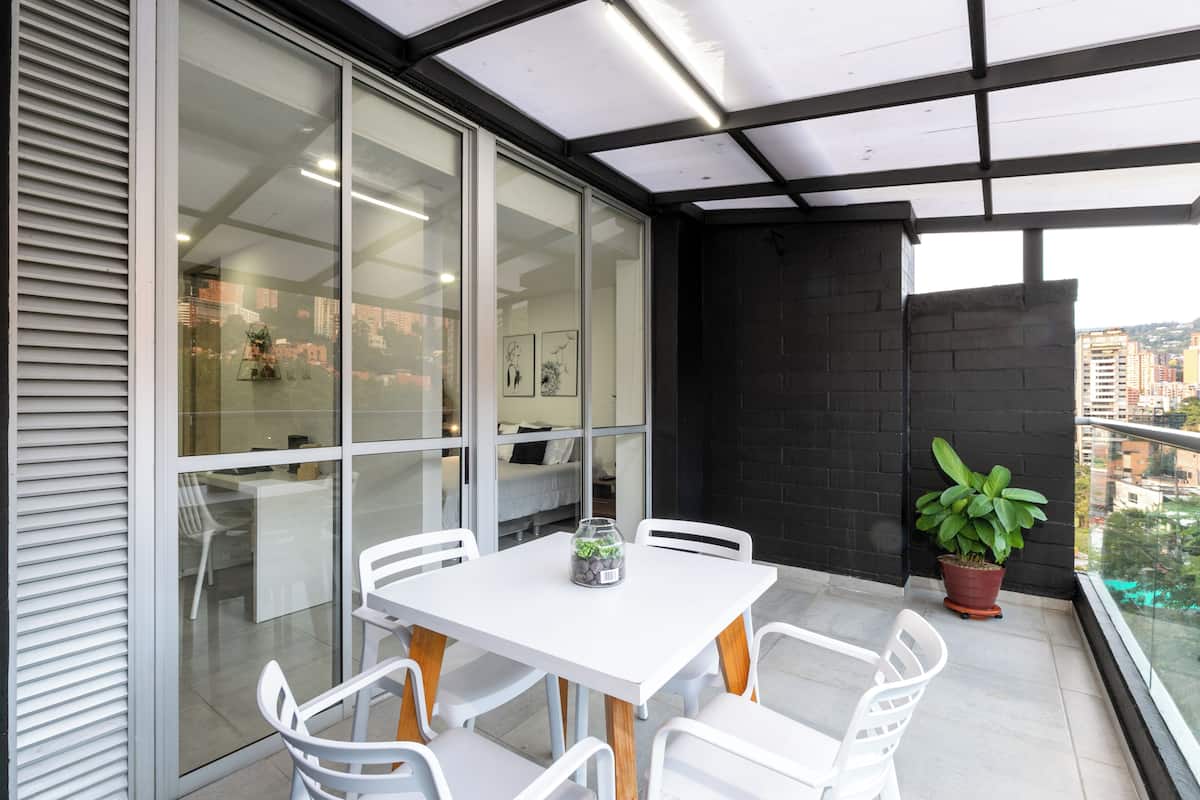 Apartemen Standar, balkon, pemandangan kebun | Balkon