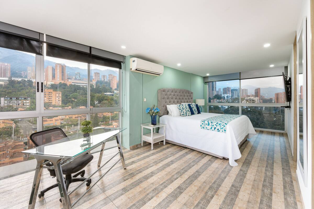 Family Duplex, Balcony, City View | Blackout drapes, iron/ironing board, WiFi (free), individually furnished