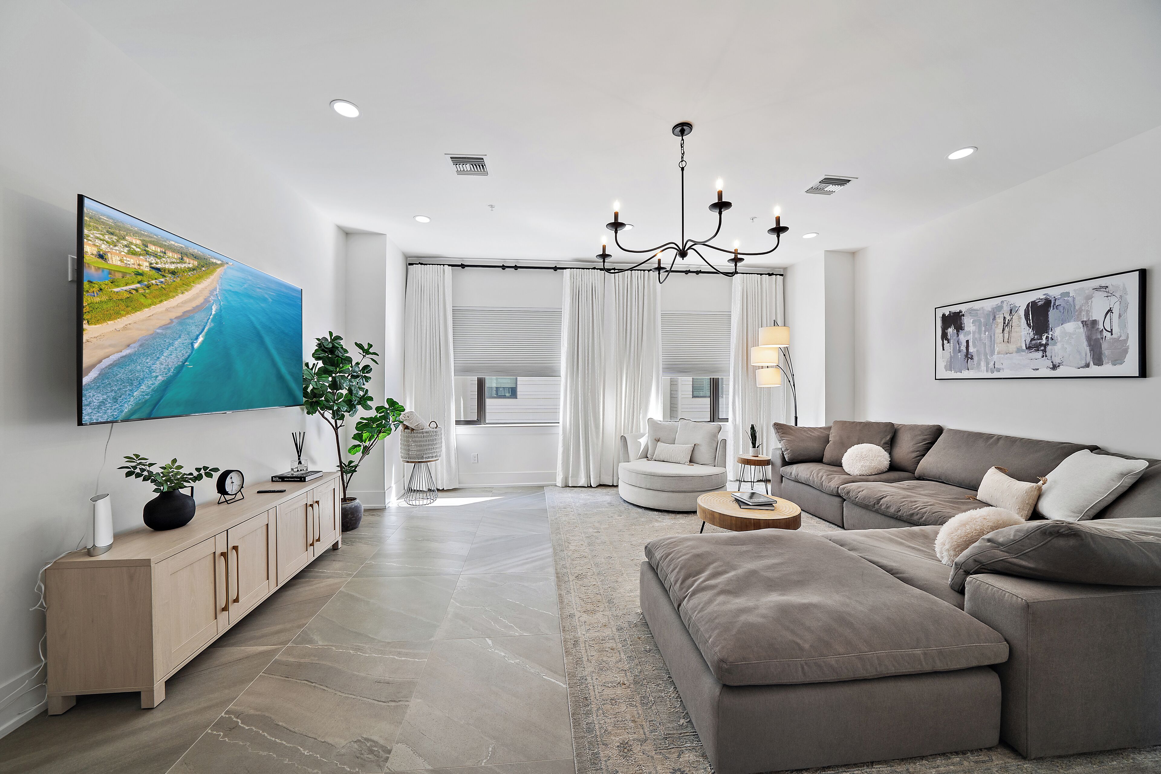 Paradise Living In Uptown Sarasota - Sarasota, FL