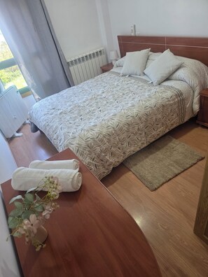 2 bedrooms, free WiFi, bed sheets - SNEY'S HOUSE (Sarria)