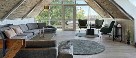 Téléviseur connecté, table de ping-pong