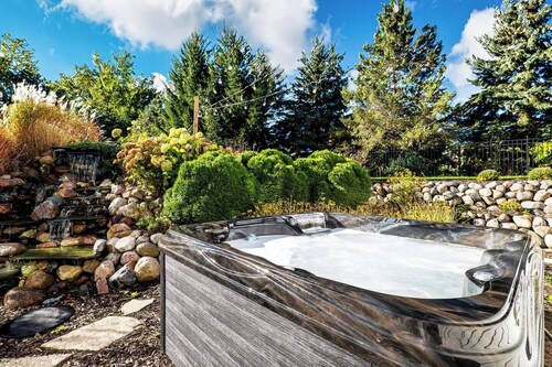 Fairway Falls Retreat | Theater, Arcade & Hot Tub