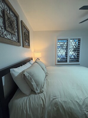 3 bedrooms, desk, iron/ironing board, free WiFi