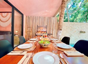 Outdoor dining - Luxurious Beach House! You don’t have to rough it! New construction in Chelem.  (Chelem)