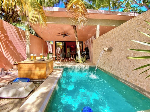 Luxurious Beach House! You don’t have to rough it! New construction in Chelem. 