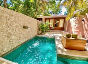 Pool - Luxurious Beach House! You don’t have to rough it! New construction in Chelem.  (Chelem)