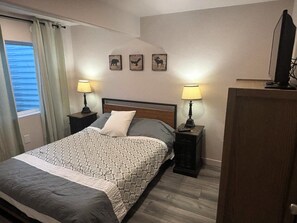 3 bedrooms, iron/ironing board, free WiFi, bed sheets - SLC - Peaceful & Spacious 3-Bedroom 1 Bath Bsmt APT in delightful West Jordan (West Jordan)