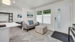 Room - Cozy studio in quiet area - Yard (Austin)