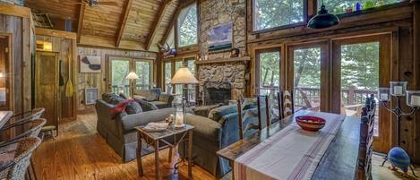 Télévision, cheminée