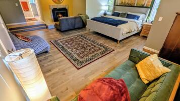 5 bedrooms, iron/ironing board, free WiFi, bed sheets