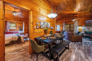 1 soverom, strykejern/-brett, wi-fi (inkludert) og sengetøy