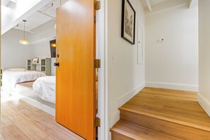 2 soverom, strykejern/-brett, wi-fi (inkludert) og sengetøy