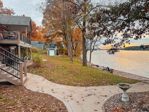 Property grounds - Large Lakefront Home - All Sports Lake - Kayaks - Firepit- Sunsets - New!! (Union City)