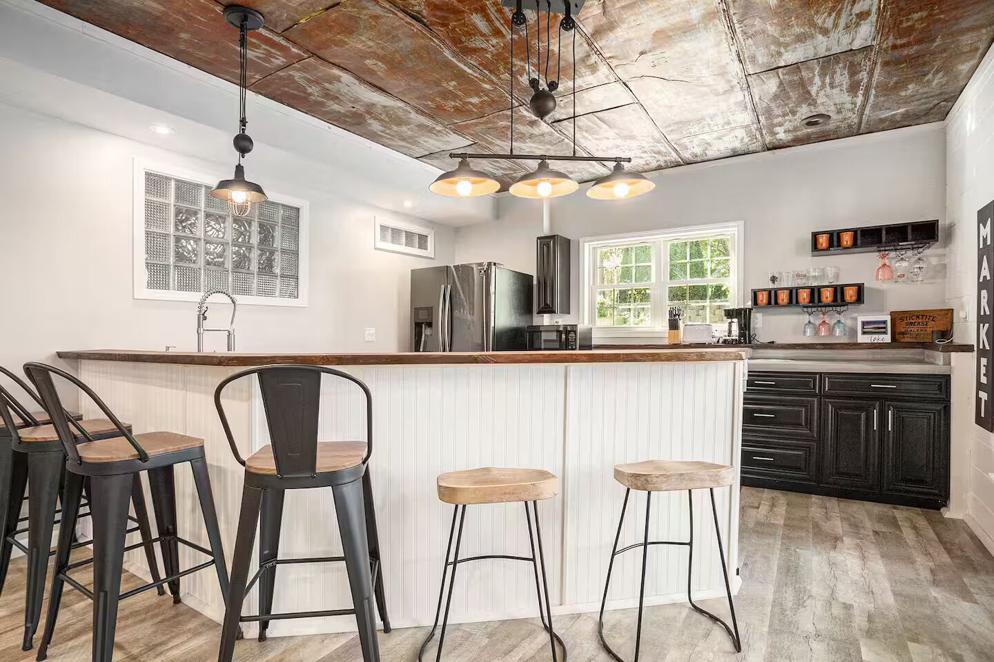 ثلاجة، ميكروويف، فرن، موقد طهي مسطح