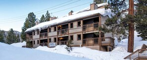 Exterior - Charming 2-bedroom condo with fitness room and AC in gorgeous Stateline (Stateline)