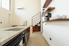 Club Townhome, Balcony | Private kitchen | Full-size fridge, oven, stovetop, dishwasher
