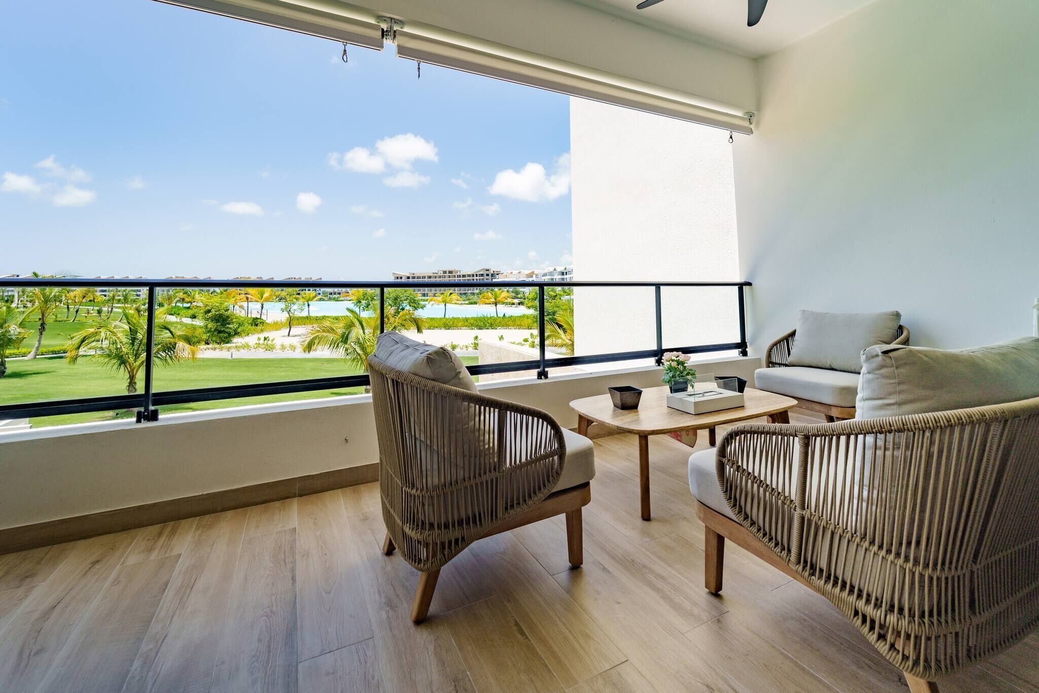 Condo, 3 phòng ngủ | Ban công