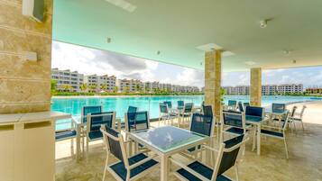Condo, 3 habitaciones | Alberca | Alberca al aire libre