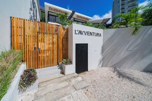 Exterior detail - L'Avventura Unit 5 Balcony Adults-Only Full Kitchen King Studios (Tamarindo)