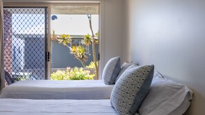 3 bedrooms, internet