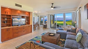 TV, books - Ocean-View Hideaway in Kapalua Bay – Walk to Beach (Lahaina)