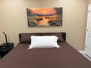 2 chambres, fer et planche à repasser, Wi-Fi, draps fournis