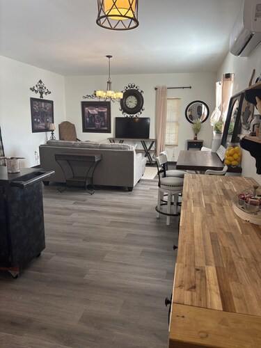 Charming 1-bedroom cottage in lovely Searcy with AC