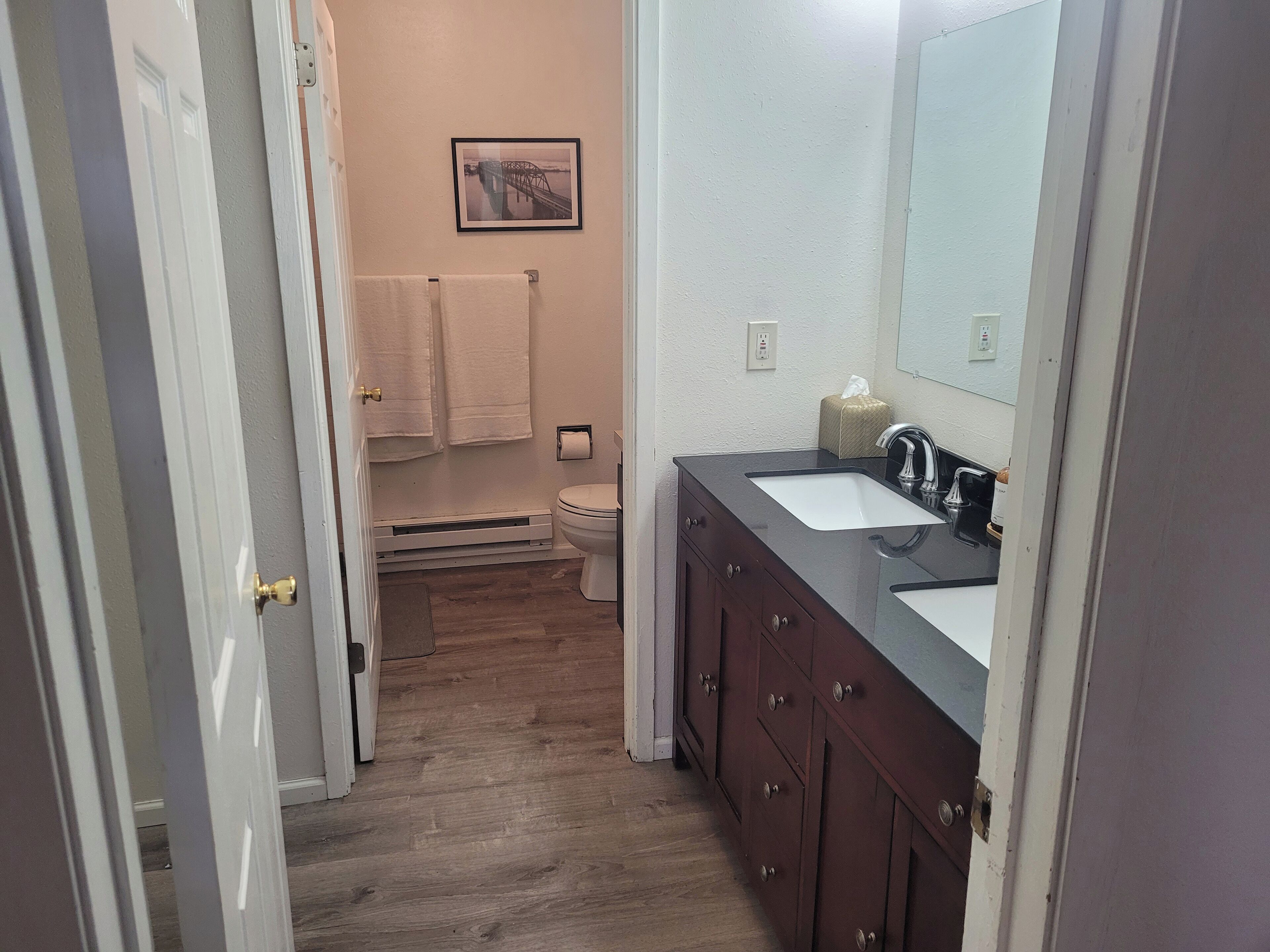 Towels, soap, shampoo, toilet paper