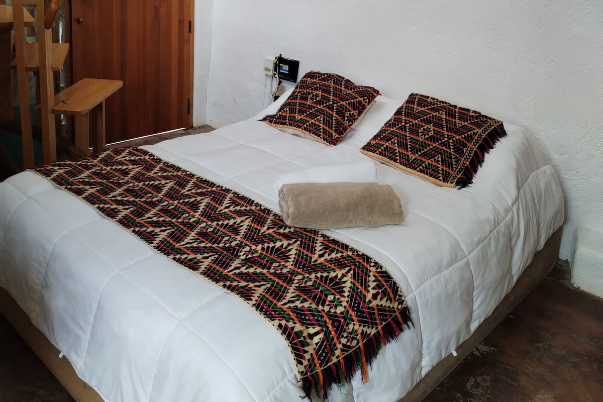 Family Cabin, Balcony, Mountain View | Free WiFi, bed sheets