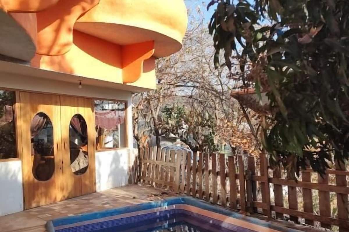 Family House | Free WiFi, bed sheets