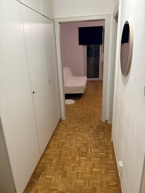 1 bedroom, iron/ironing board, Internet