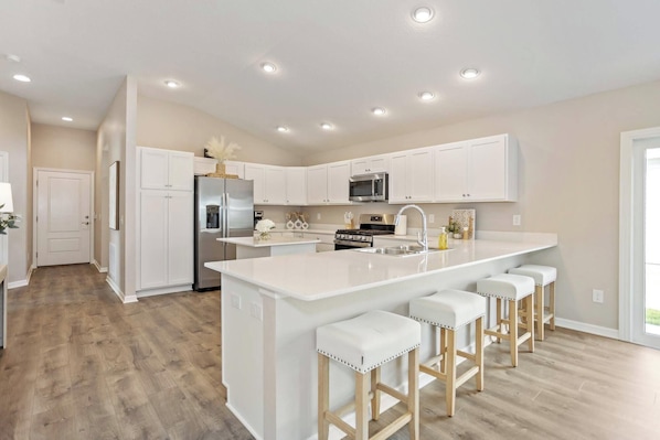 Microwave, oven, stovetop, dishwasher - Relaxing 2BR Villa in Waters Edge located by the newest town square Eastport (Sumterville)