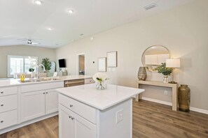 Interior - Relaxing 2BR Villa in Waters Edge located by the newest town square Eastport (Sumterville)