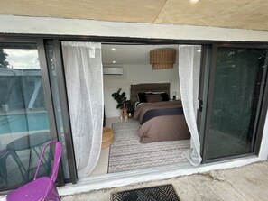 9 habitaciones, tabla de planchar con plancha, wifi y ropa de cama 