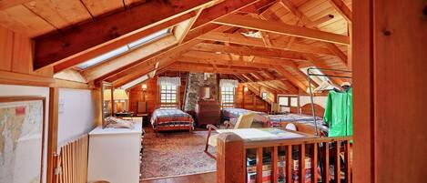 4 quartos, ferros/tábuas de passar roupa, Wi-Fi, roupa de cama