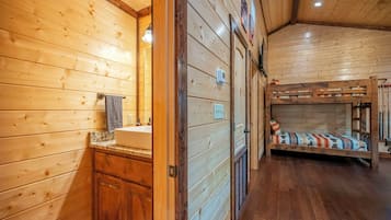 3 quartos, ferros/tábuas de passar roupa, Wi-Fi de cortesia