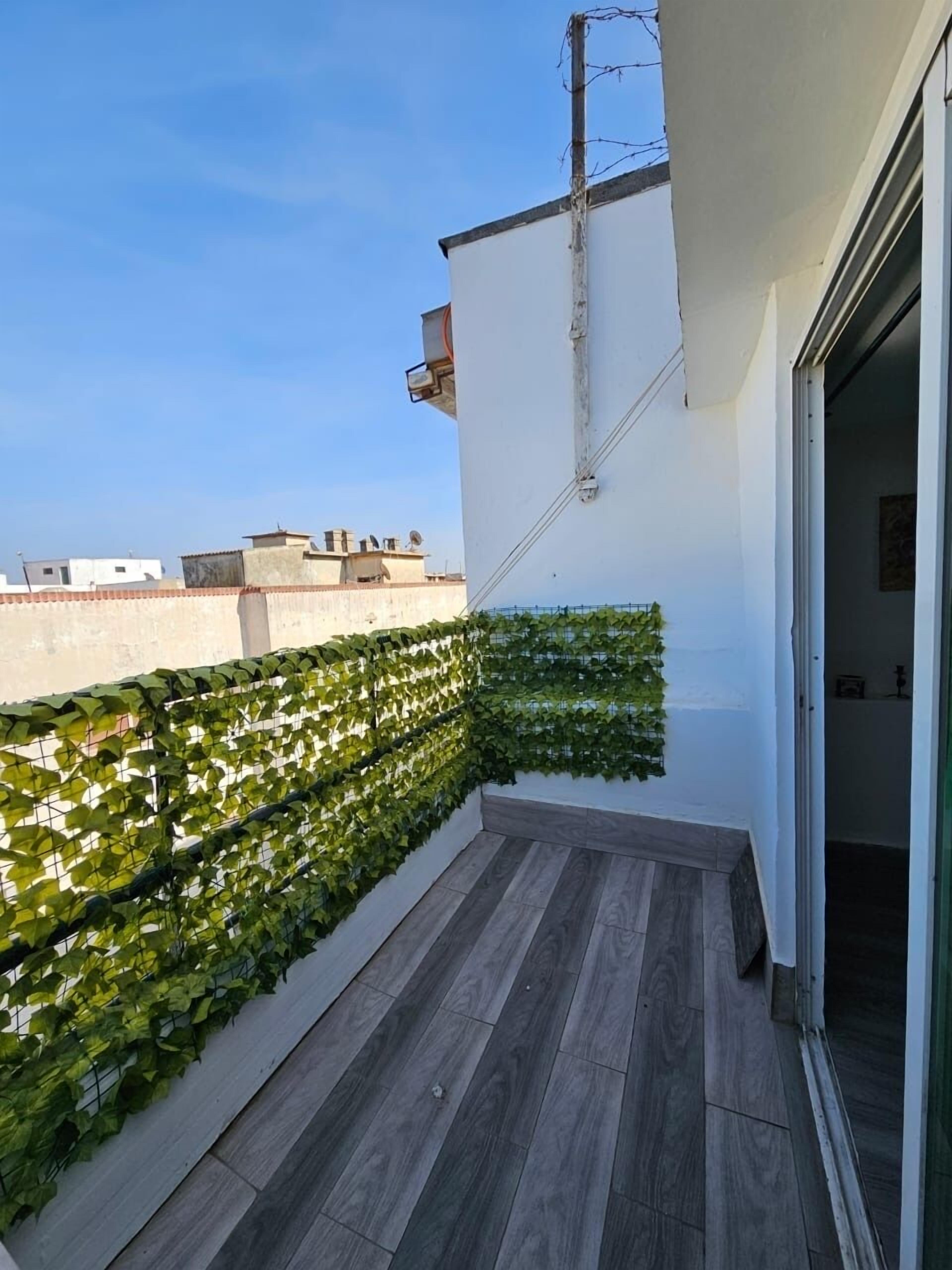 المنطقة المحيطة بالمنشأة