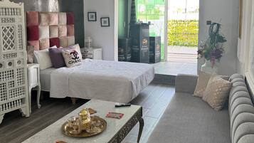 1 chambre, fer et planche Ă repasser, Wi-Fi gratuit, draps fournis